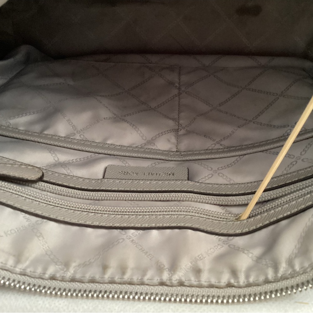 Michael Kors ‘Charlotte’ Saffiano Leather Tote - Picture 10 of 15
